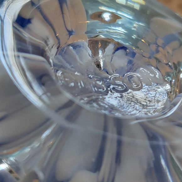 GORGEOUS VINTAGE GIBSON 1990 SIGNED ART GLASS PAPERWEIGHT. - Picture 4 of 11